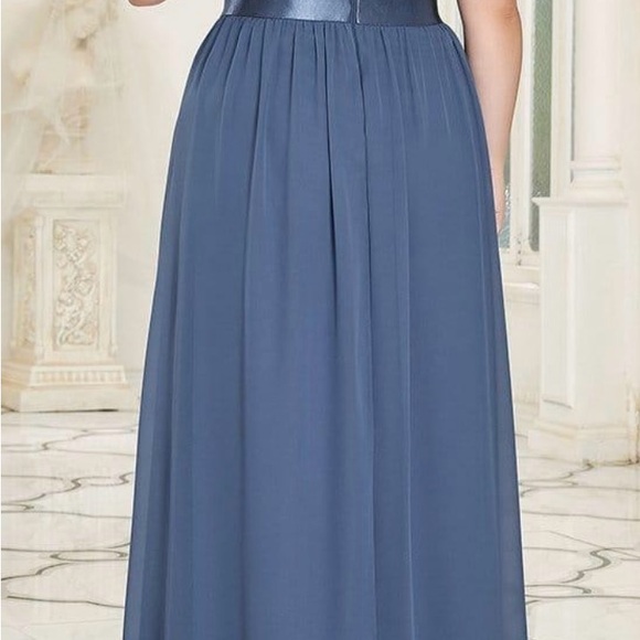 Elegant Blue Maxi Dress - Picture 2 of 4